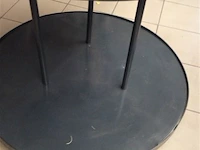 Ronde metalen dispenser op wieltjes - afbeelding 3 van  3