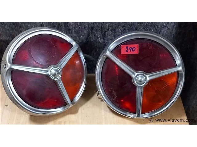 Ronde oude cadillac achterlicht - afbeelding 1 van  1