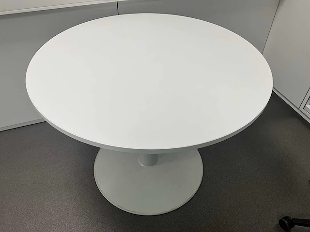 Ronde tafel 100cm (3x) - afbeelding 1 van  5