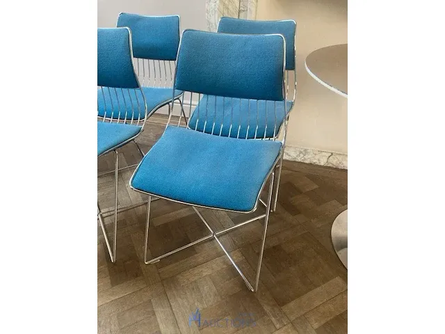 Ronde tafel met 5 stoelen - afbeelding 4 van  5