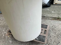 Ronde tafel met centrale kolompoot – beton ciré afwerking - afbeelding 6 van  9