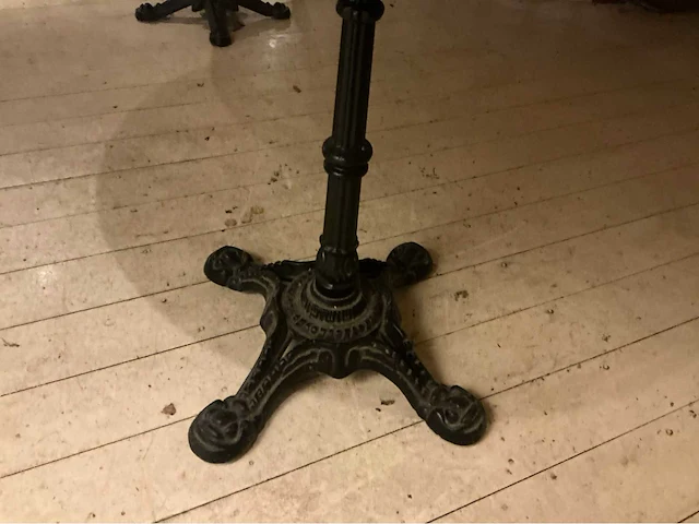 Ronde tafel zwart (2x) - afbeelding 1 van  1