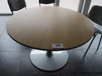 Ronde tafel - afbeelding 1 van  1