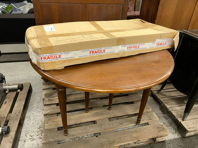 Ronde tafel - afbeelding 1 van  8
