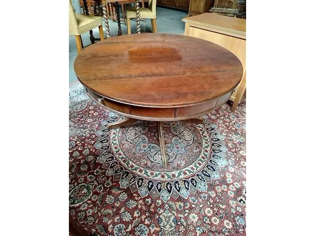 Ronde tafel - afbeelding 1 van  1