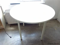 Ronde tafel - afbeelding 1 van  1
