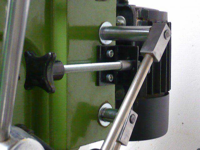 Rong-fu rf20 freesmachine - afbeelding 4 van  16