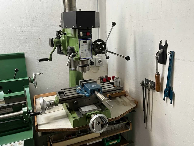 Rong-fu rf20 freesmachine - afbeelding 9 van  16