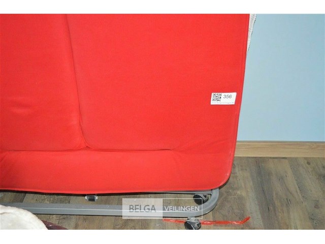 Rood opvouwbed - afbeelding 2 van  3