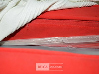 Rood opvouwbed - afbeelding 3 van  3