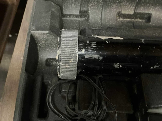 Ropamate accugun 400 siliconenspuit op accu - afbeelding 3 van  6