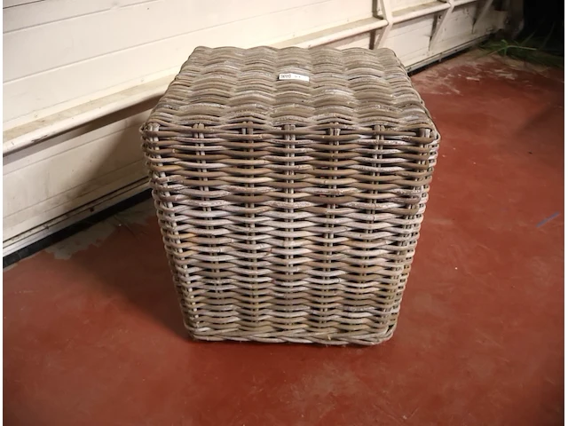Rotan poef - afbeelding 2 van  3