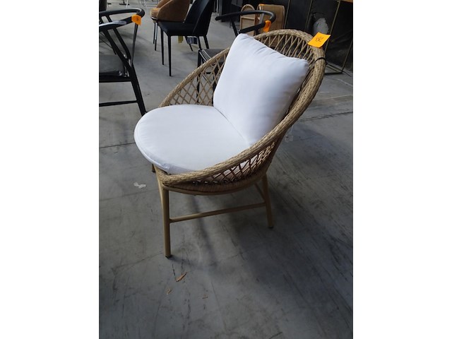 Rotan zitstoel met kussen - afbeelding 2 van  3