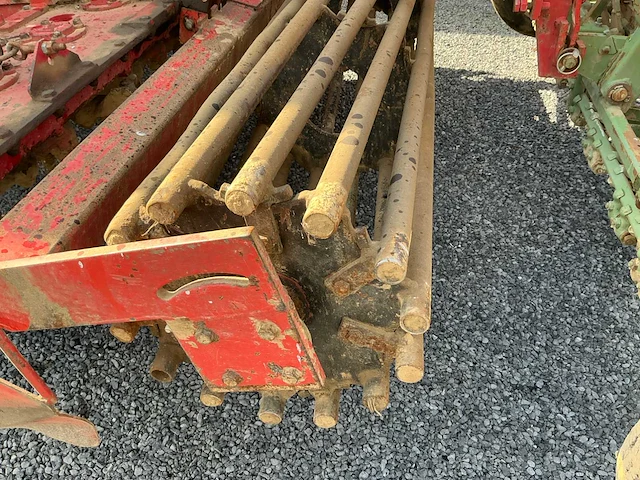 Rotereg zaaimachine met juksysteem - afbeelding 13 van  21