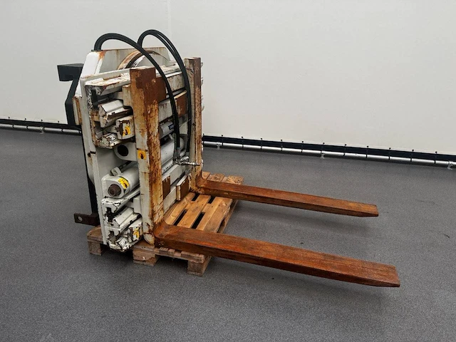 Roterende vorkenklem cascade ufs480-9002 8000kg - afbeelding 1 van  1