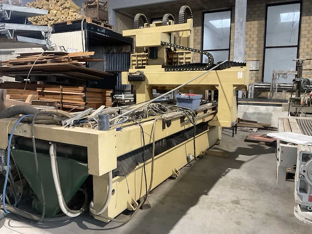 Routech r300 cnc-bewerkingscentra - afbeelding 1 van  7