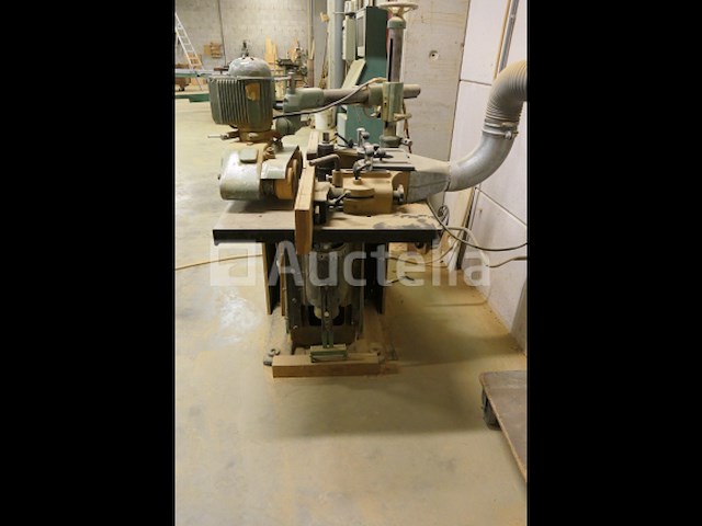 Router omgebouwd tot schuurmachine - afbeelding 3 van  12