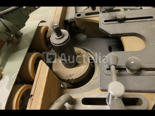 Router omgebouwd tot schuurmachine - afbeelding 5 van  12