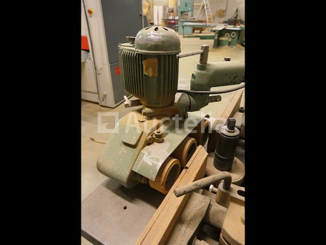 Router omgebouwd tot schuurmachine - afbeelding 7 van  12