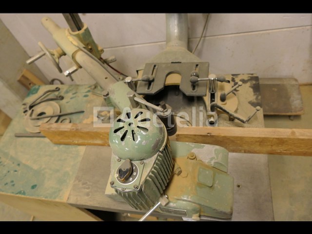 Router omgebouwd tot schuurmachine - afbeelding 8 van  12