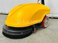 Rte - 2025 - fs30 - vloerschrobzuigmachine - afbeelding 1 van  12