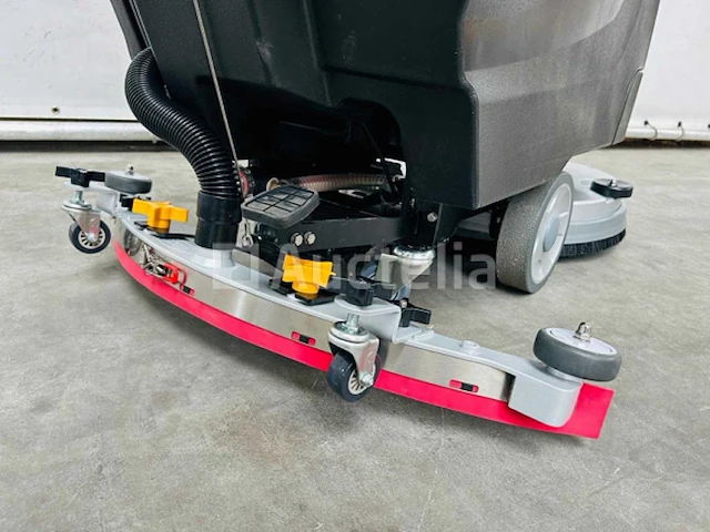 Rte - 2025 - fs50-sd - vloerschrobzuigmachine zelfrijdend - afbeelding 10 van  14