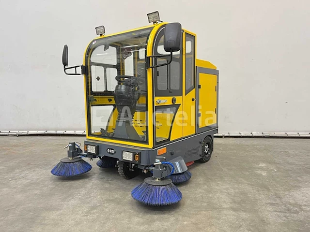 Rte - 2025 - st150 - veegmachine - afbeelding 5 van  28