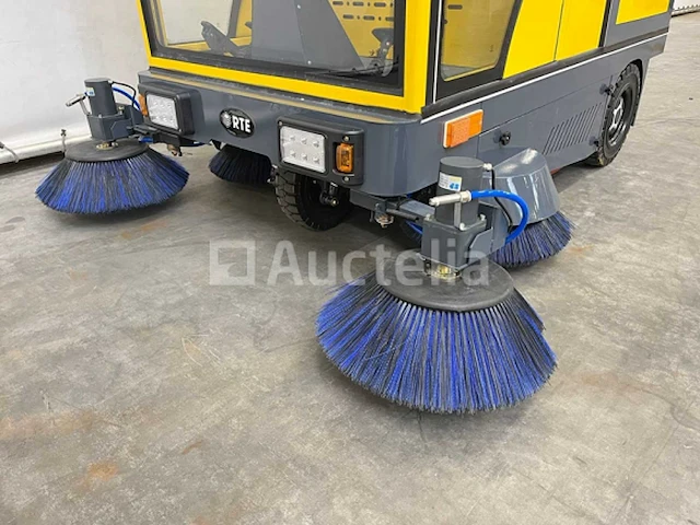 Rte - 2025 - st150 - veegmachine - afbeelding 19 van  28