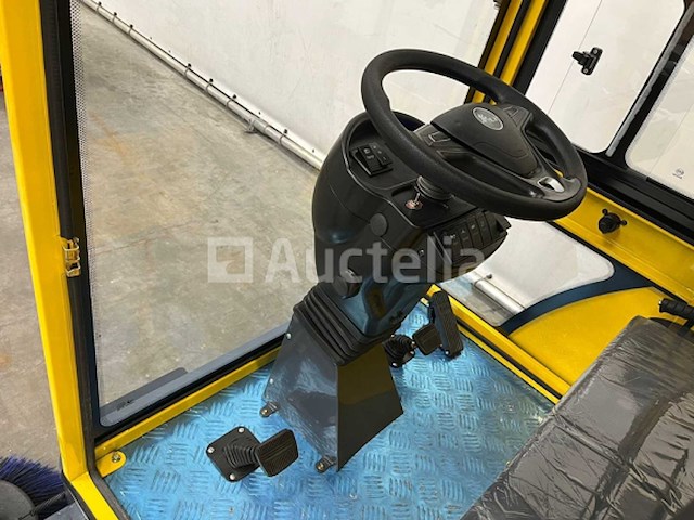 Rte - 2025 - st150 - veegmachine - afbeelding 9 van  28