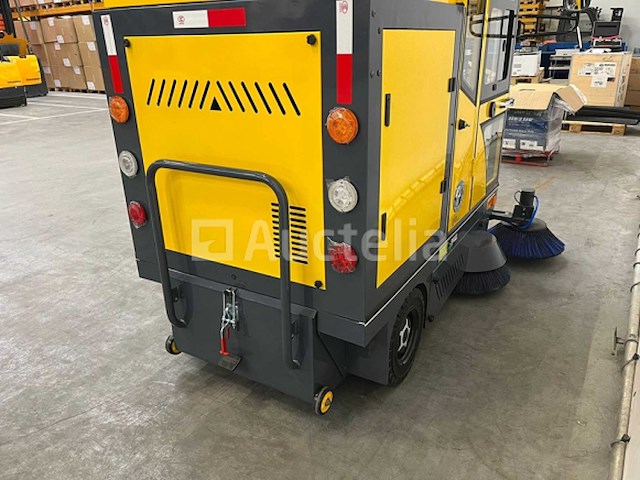 Rte - 2025 - st150 - veegmachine - afbeelding 17 van  28