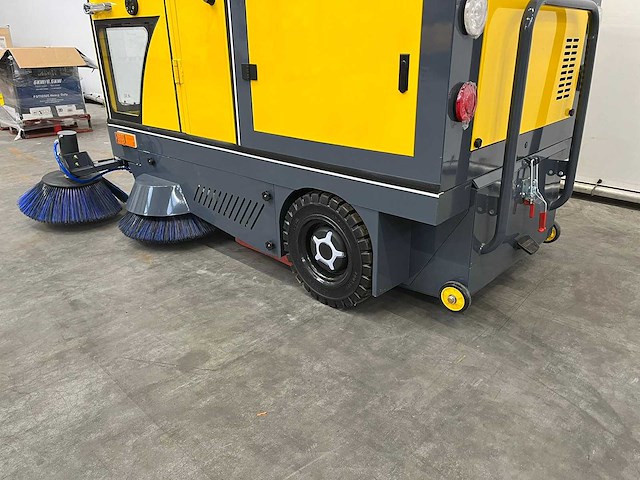 Rte - 2025 - st150 - veegmachine - afbeelding 3 van  29