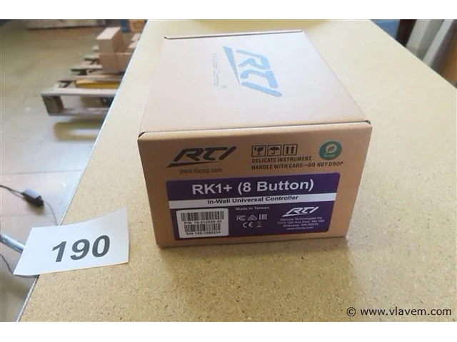 Rti rk1+ (8 button) in-wall universal controller - afbeelding 1 van  3