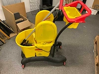 Rubbermaid mobiele poetskar - afbeelding 2 van  4
