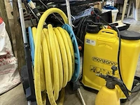 Rugsproeier en tuinhaspel