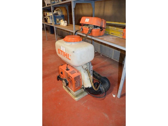 Rugsproeier op benzine stihl br400 - afbeelding 2 van  6