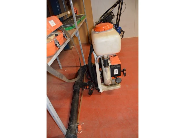 Rugsproeier op benzine stihl br400 - afbeelding 4 van  6