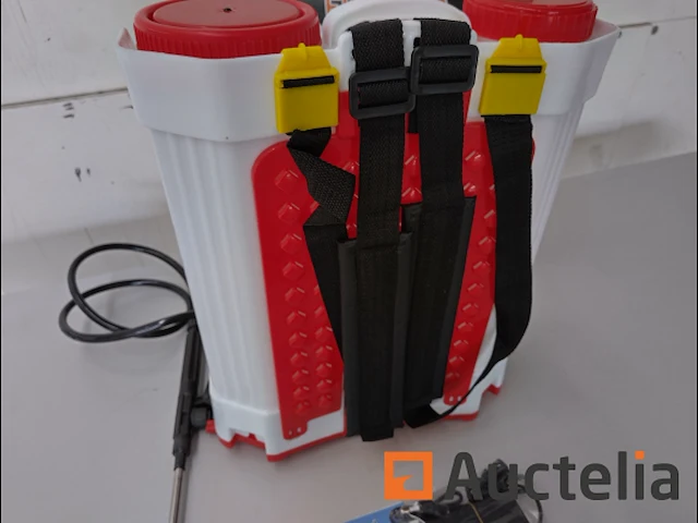Rugspuit op accu 16 liter - afbeelding 15 van  18