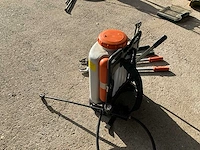 Rugspuit stihl sg20 en 3 takkenscharen wo stihl en bahco - afbeelding 3 van  4