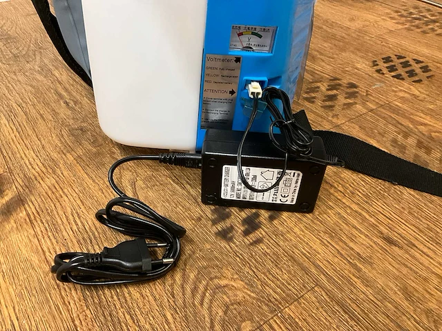 Rugspuiten 1x maruyama msb151 accu + 1x birchmeier rpd 15 liter - afbeelding 10 van  12
