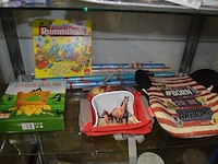 Rummikub spel, brick game, kinderrugzak, kinderzit emoji, 8 rollen kaftpapier - afbeelding 1 van  5