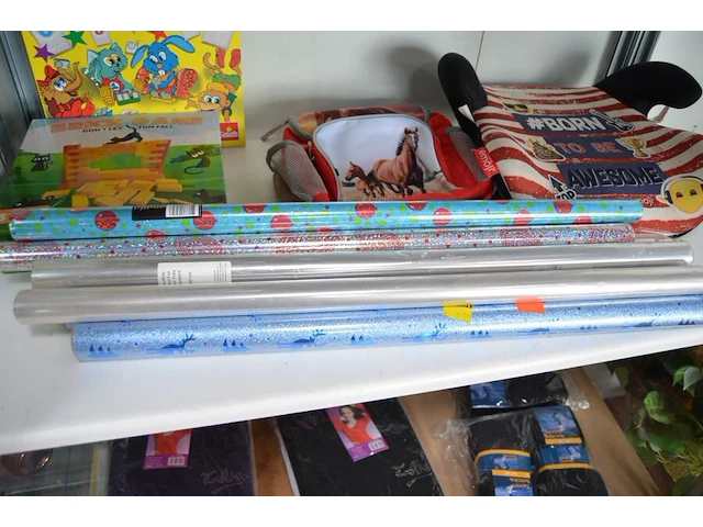 Rummikub spel, brick game, kinderrugzak, kinderzit emoji, 8 rollen kaftpapier - afbeelding 6 van  6