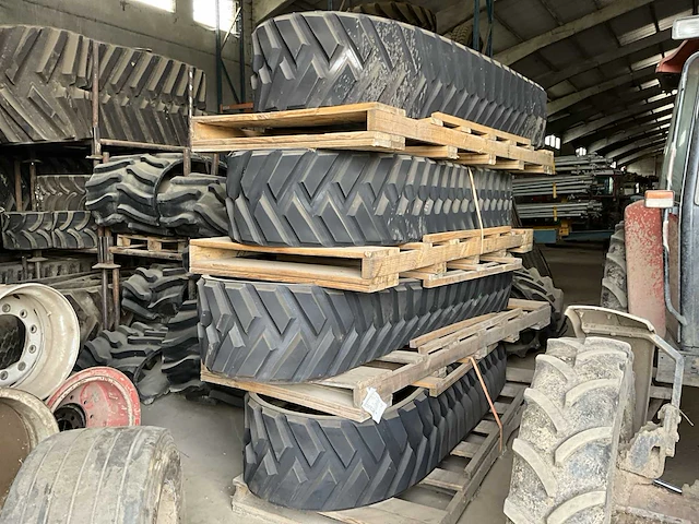 Rupsbanden tractor 4 stuks - afbeelding 1 van  6