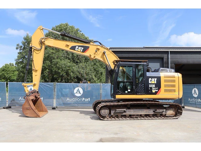 Rupsgraafmachine caterpillar 323e diesel 122kw 2012 - afbeelding 1 van  1