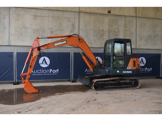Rupsgraafmachine doosan dh55 diesel - afbeelding 1 van  1