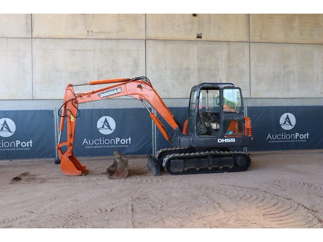 Rupsgraafmachine doosan dh55-v diesel 55pk - afbeelding 1 van  1