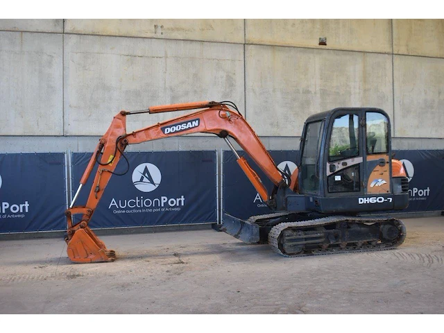 Rupsgraafmachine doosan dh60-7 diesel - afbeelding 1 van  1