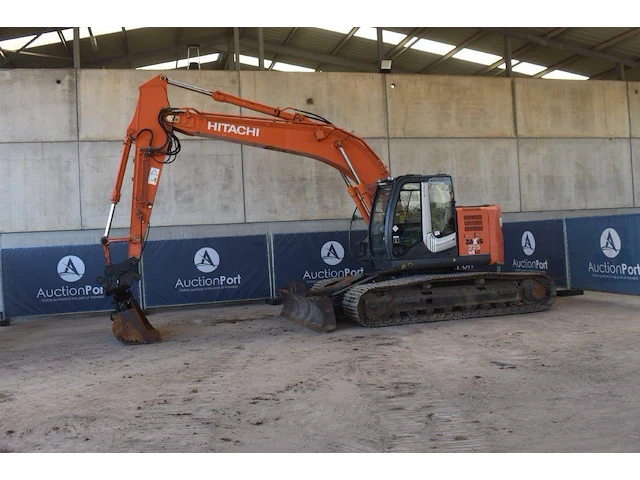 Rupsgraafmachine hitachi zx225uslc-3 diesel - afbeelding 1 van  1