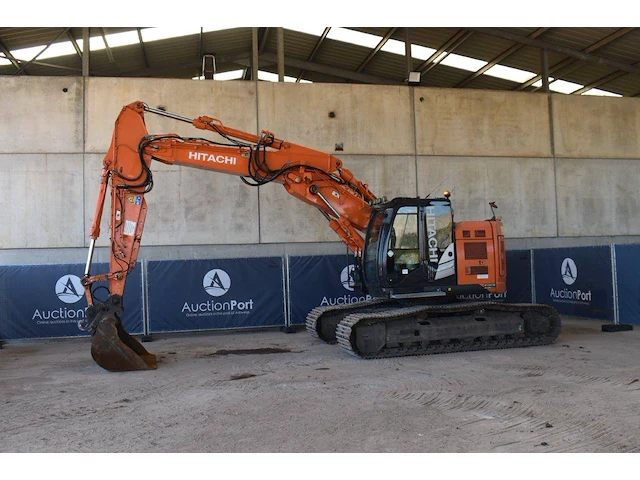 Rupsgraafmachine hitachi zx225uslc-5b diesel - afbeelding 1 van  1