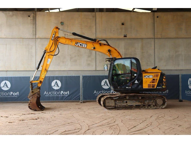 Rupsgraafmachine jcb js131lc diesel 74.9pk 2016 - afbeelding 1 van  1