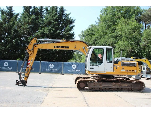 Rupsgraafmachine liebherr r 900 c litronic diesel 2012 - afbeelding 1 van  1